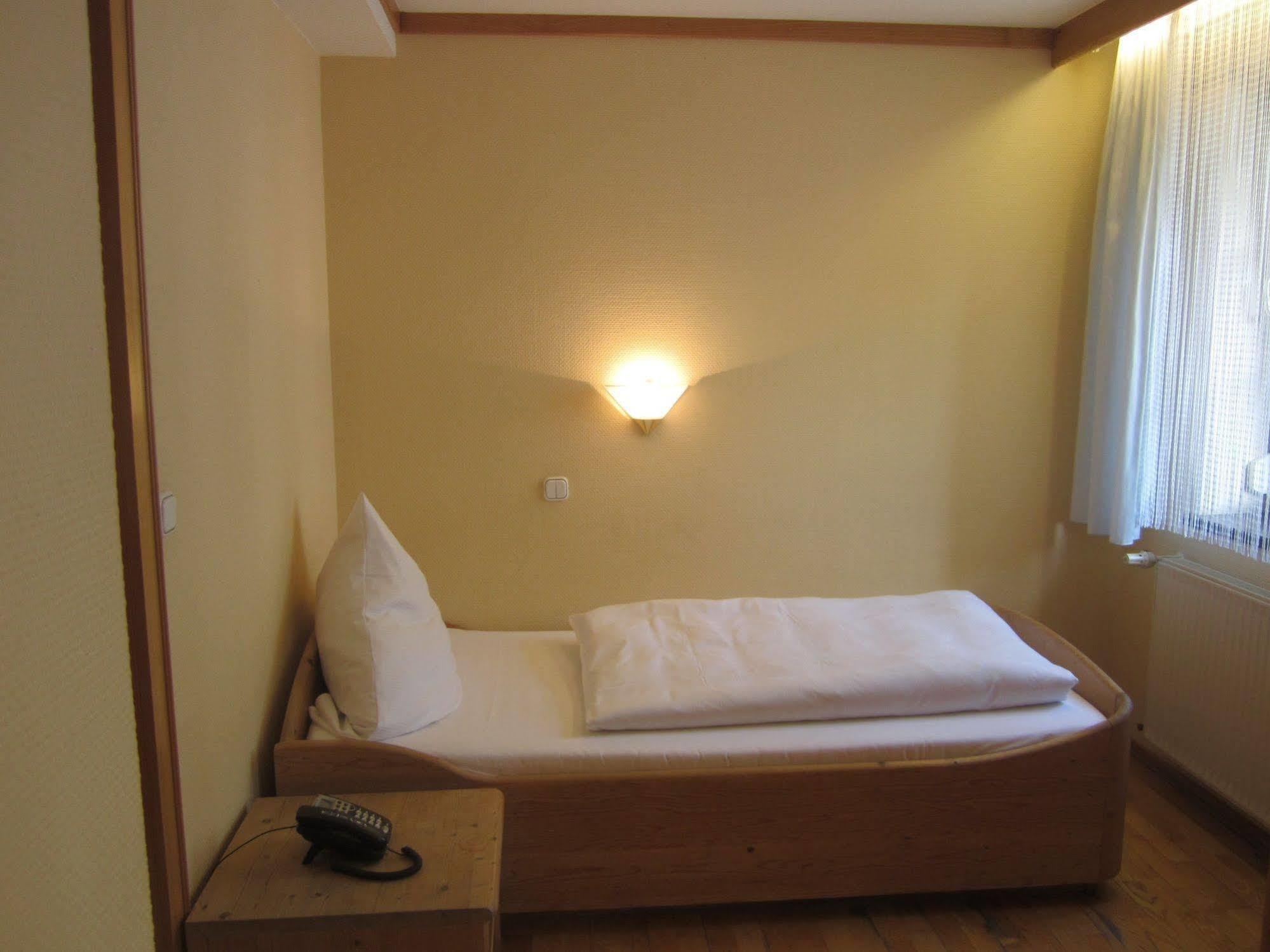 Landgasthof Goldene Rose Grub am Forst Exterior foto